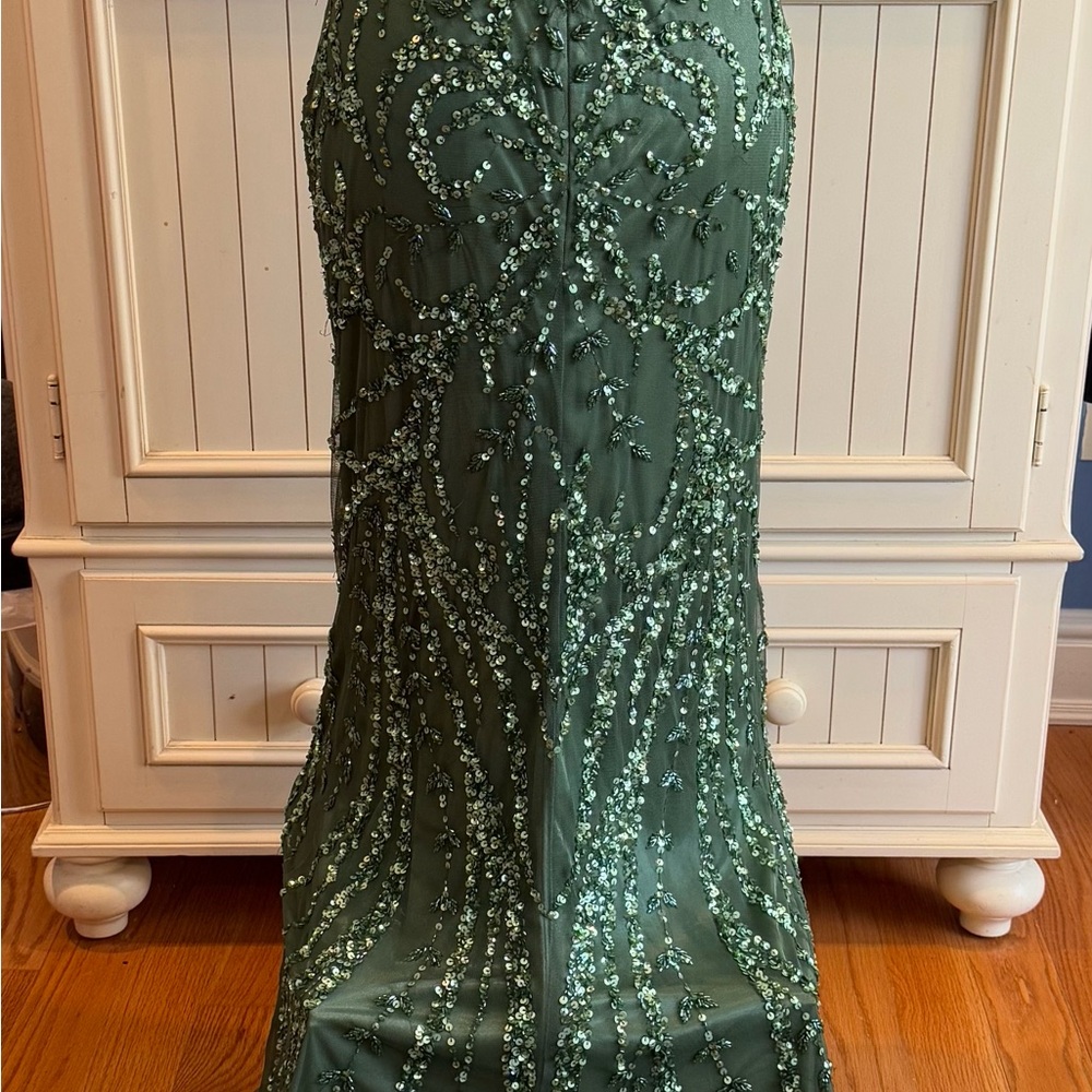 Elegant Green Prom Dress - Picture 4 of 9